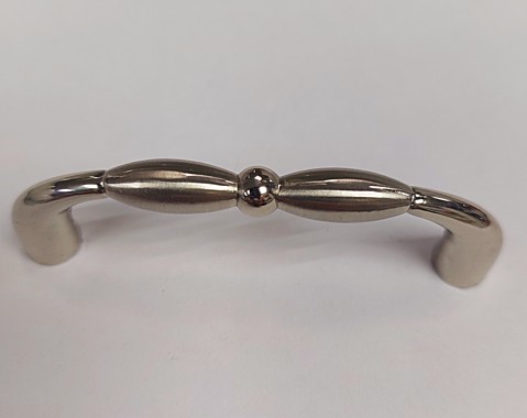Ручка мебельная L65мм.закругленная серебро