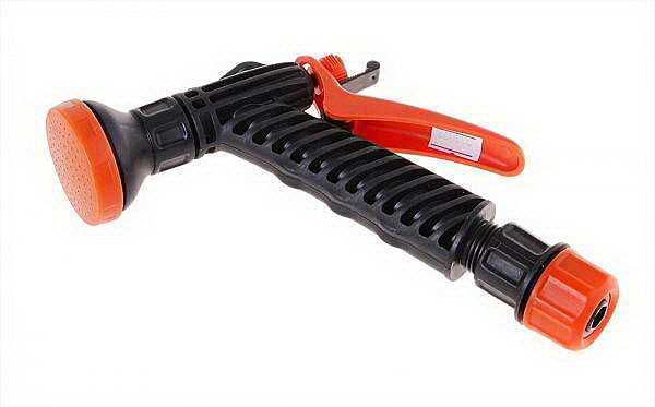 Душ-пистолет поливочный Жук с фиксатором с цанговым зажимом 1/2