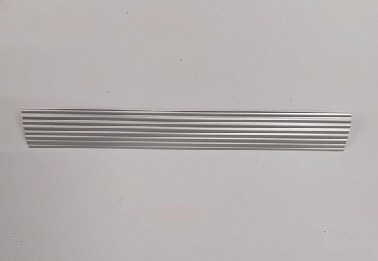 Ручка мебельна Boyard ребро L128мм.хром